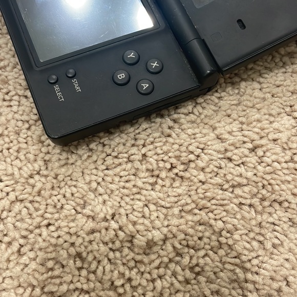 Used blue Nintendo DSI - Picture 5 of 6